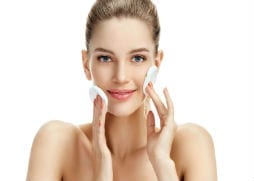 Toner R Lady removing makeup