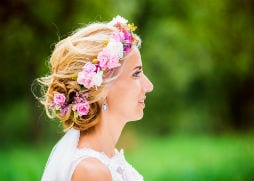 hair with flowers